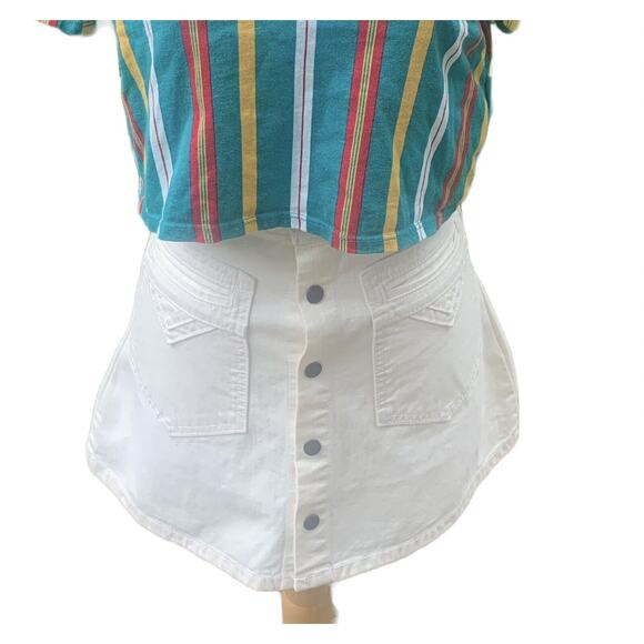 Urban Outfitters Mini Skirt Sz XS White Denim Snap Closure Y2K Casual Twee - Picture 2 of 6